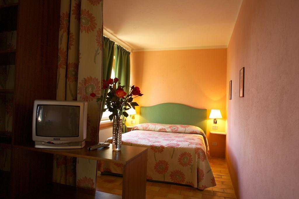 Agriturismo Il Torrione Pinerolo Cameră foto